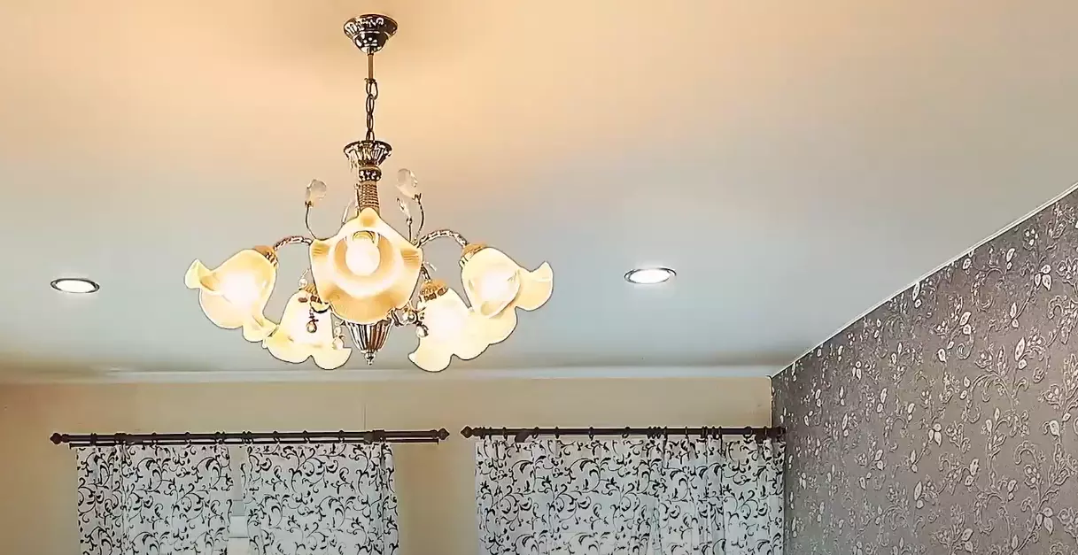 Бесшовный  натяжной потолок